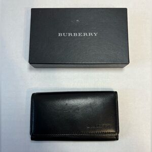Burberry key case/card holder with box‎